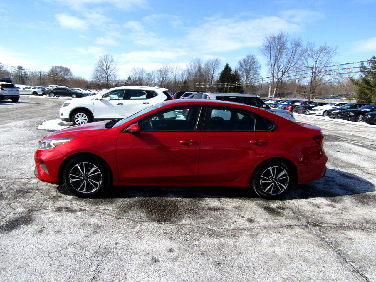 Used 2022 Kia Forte LXS image 4