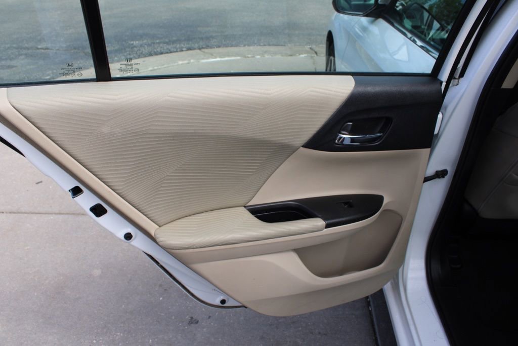 Used 2016 Honda Accord LX image 24