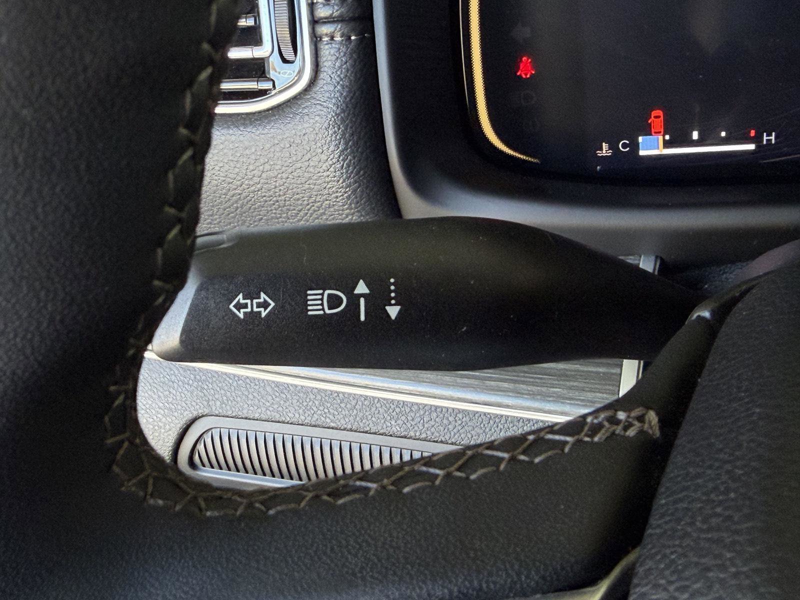 Used 2024 Jeep Wagoneer Series II w/ Flexible Seating Group image 20