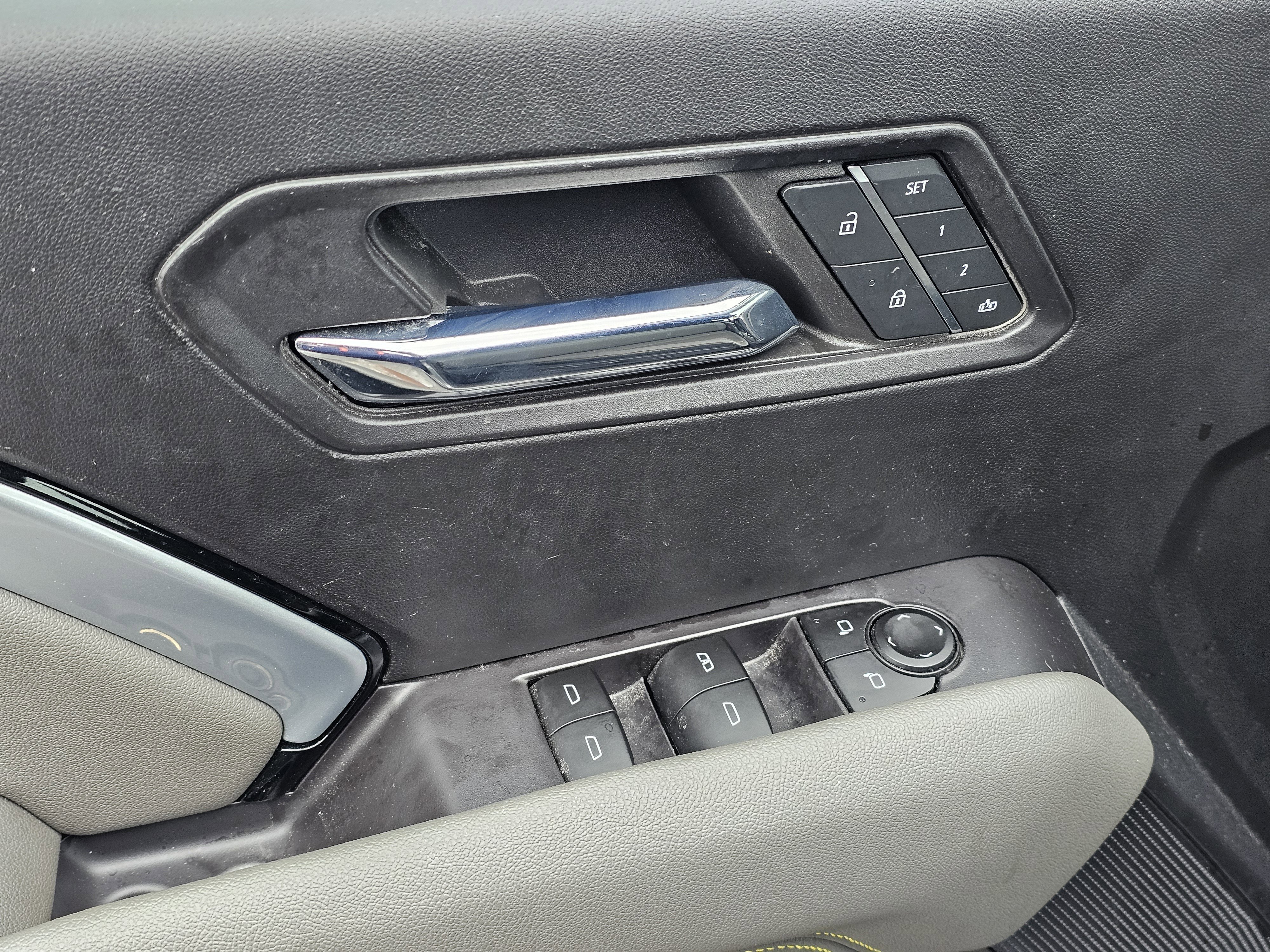 Used 2023 Chevrolet Colorado ZR2 w/ ZR2 Convenience Package III image 15