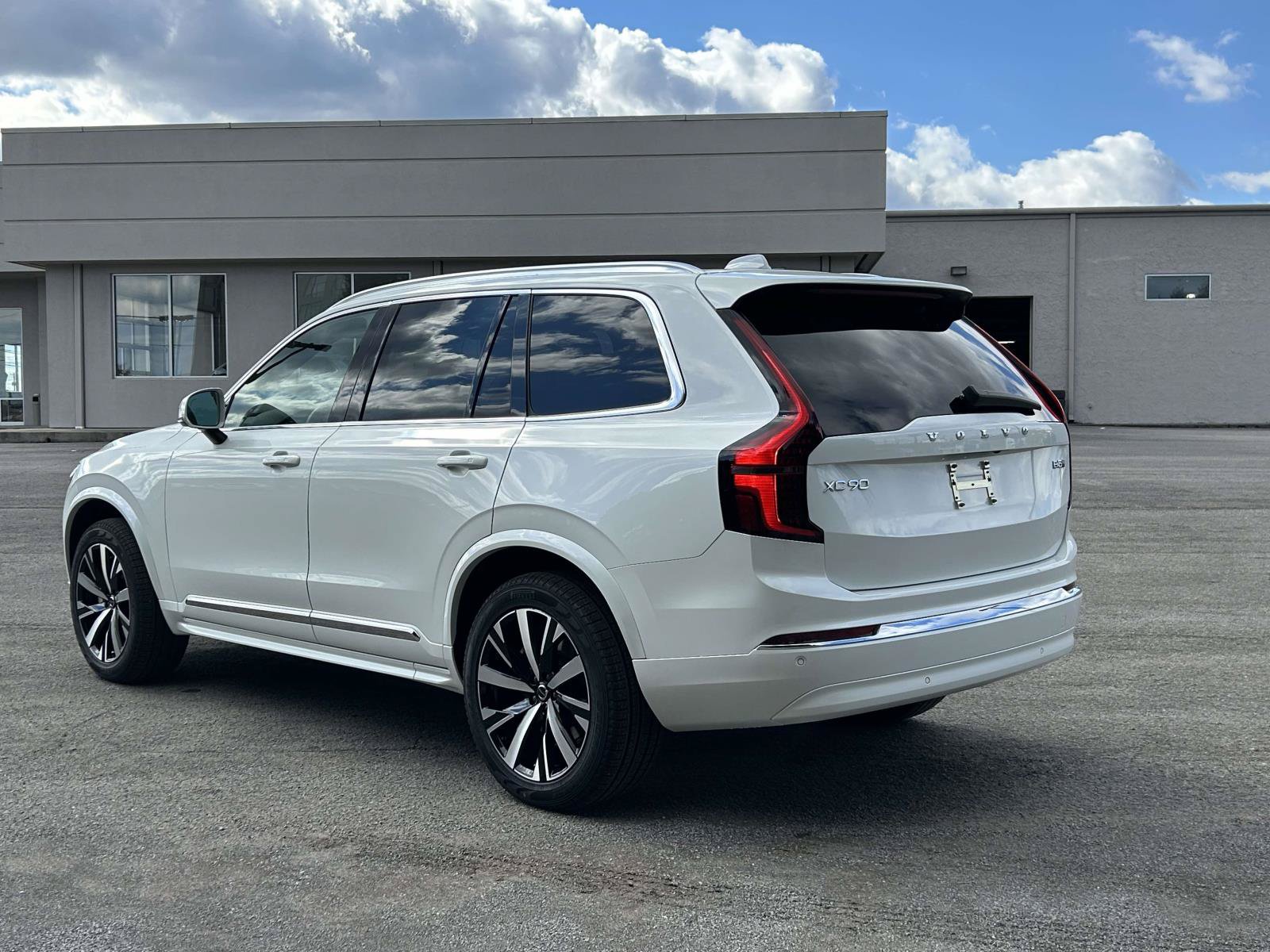 New 2026 Volvo XC90 B5 Core AWD/4WD image 5