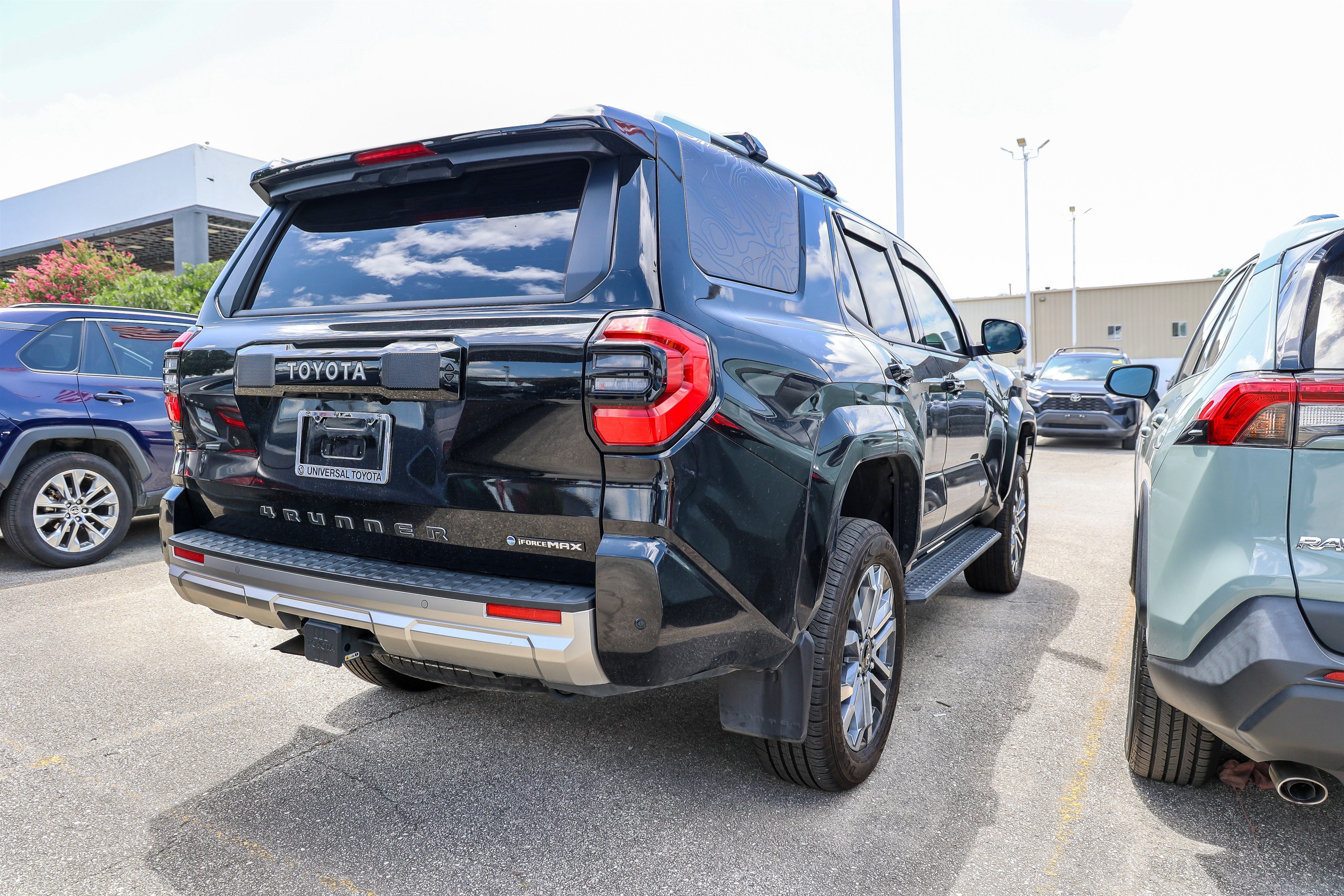 Used 2025 Toyota 4Runner Limited AWD/4WD image 8
