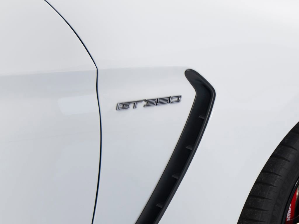 Used 2017 Ford Mustang Shelby GT350R w/ GT350R Equipment Group 920A image 44