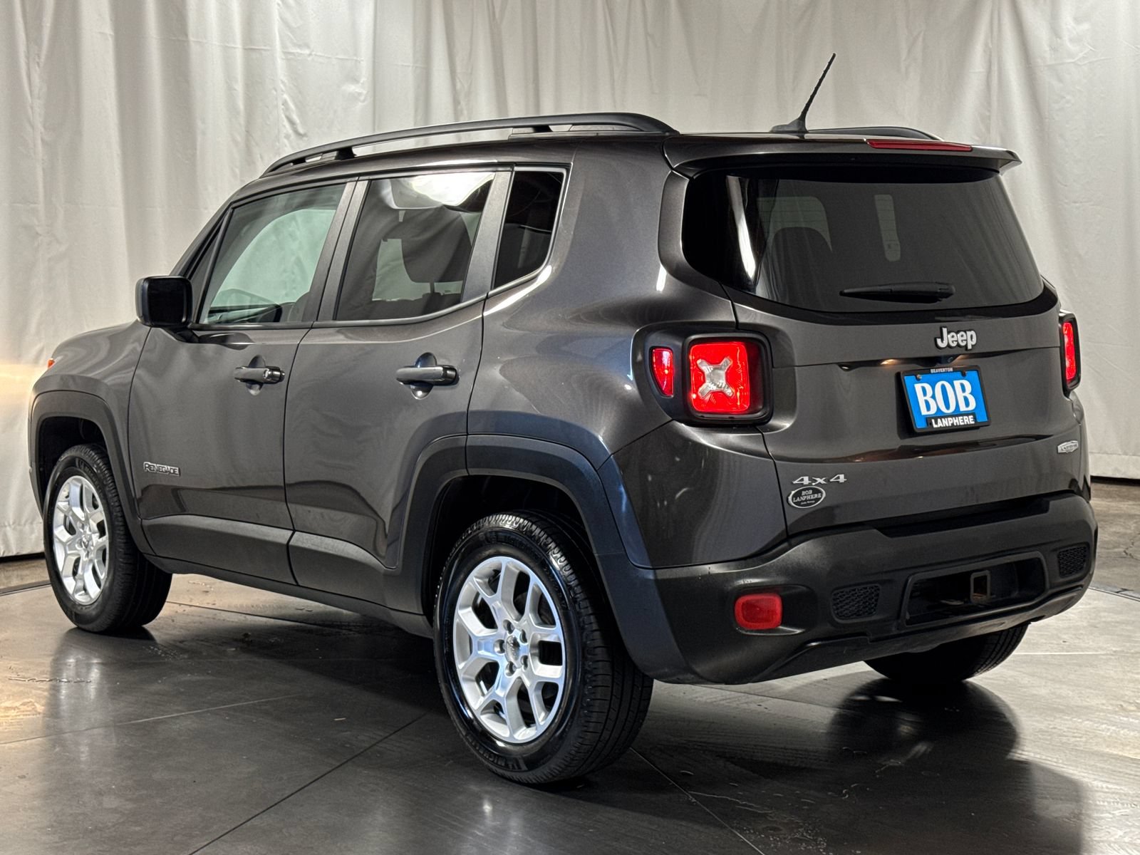 Used 2017 Jeep Renegade Latitude w/ Trailer Tow Group AWD/4WD image 9