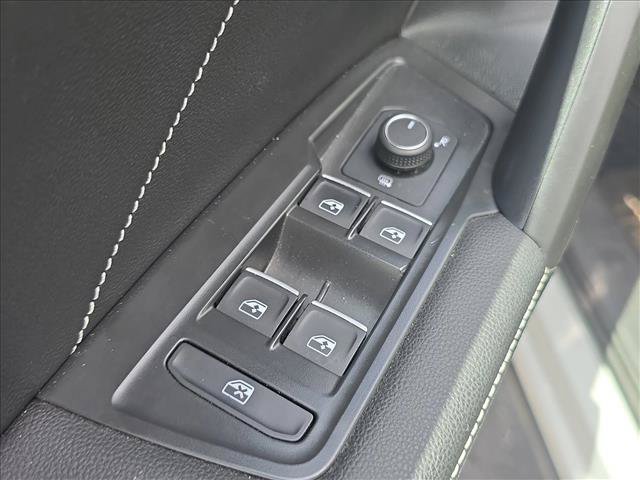 Certified 2023 Volkswagen Tiguan SE w/ Panoramic Sunroof Package FWD image 8