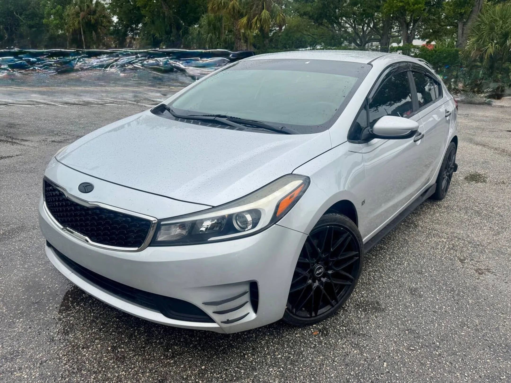 Used 2017 Kia Forte LX FWD image 2