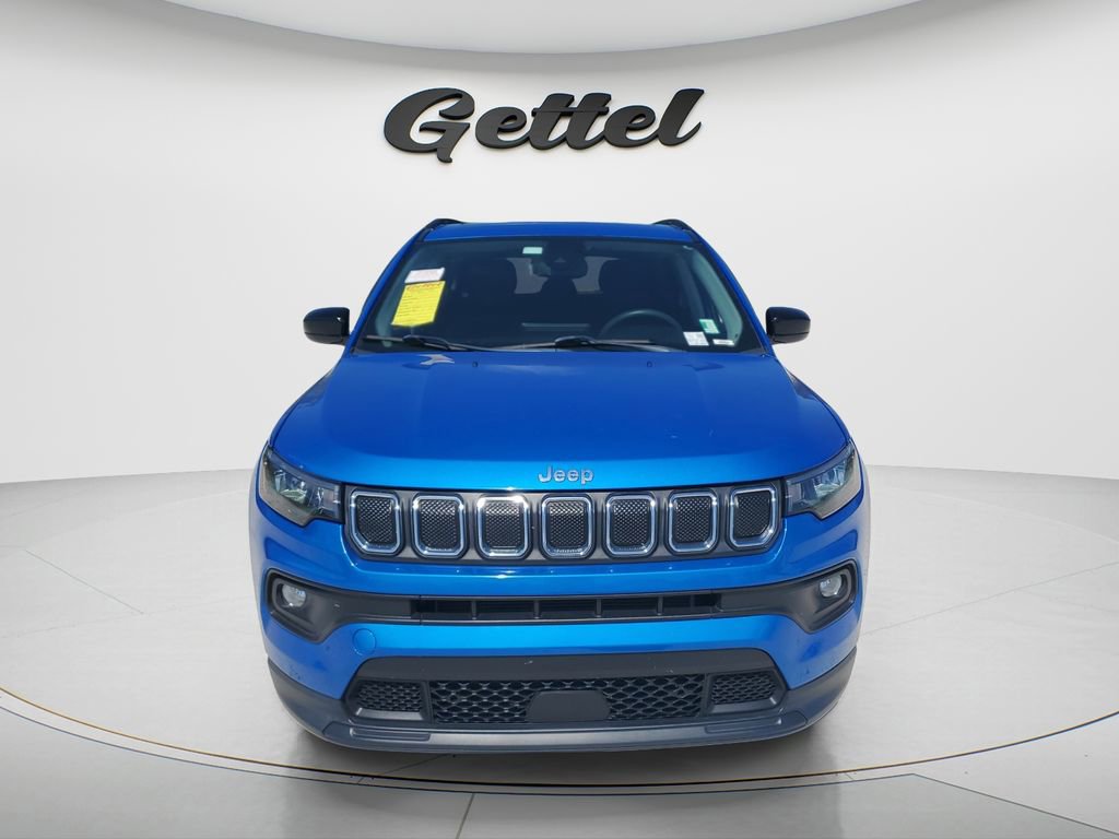 Used 2022 Jeep Compass Latitude w/ Sun and Sound Group FWD image 2