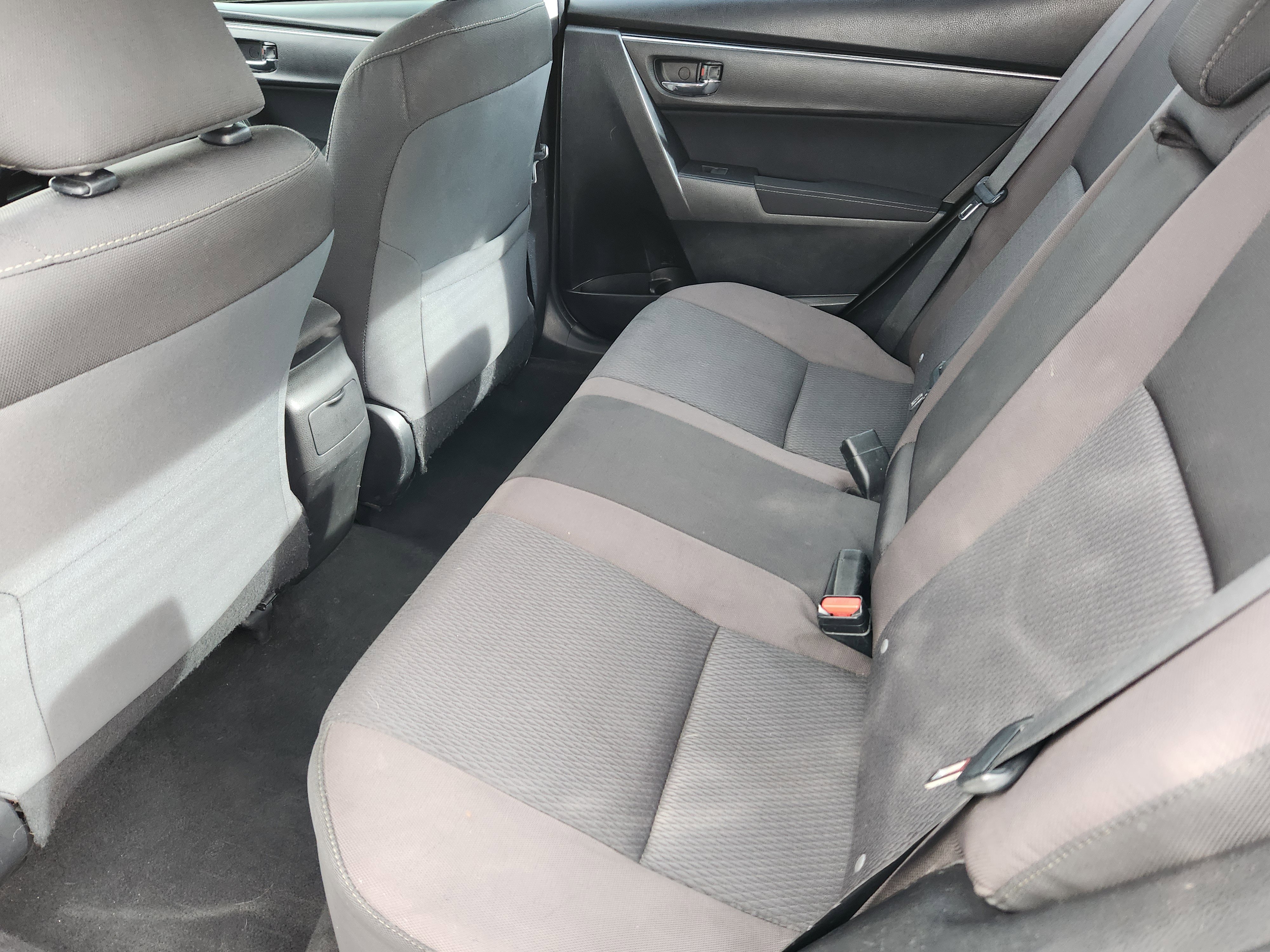 Used 2017 Toyota Corolla LE image 25