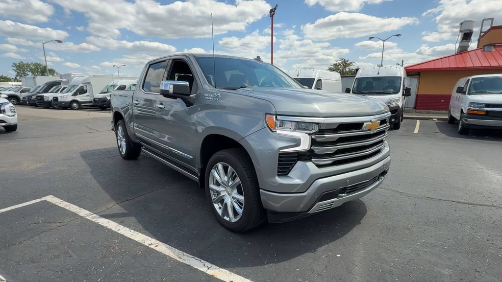 Used 2024 Chevrolet Silverado 1500 High Country AWD/4WD image 2
