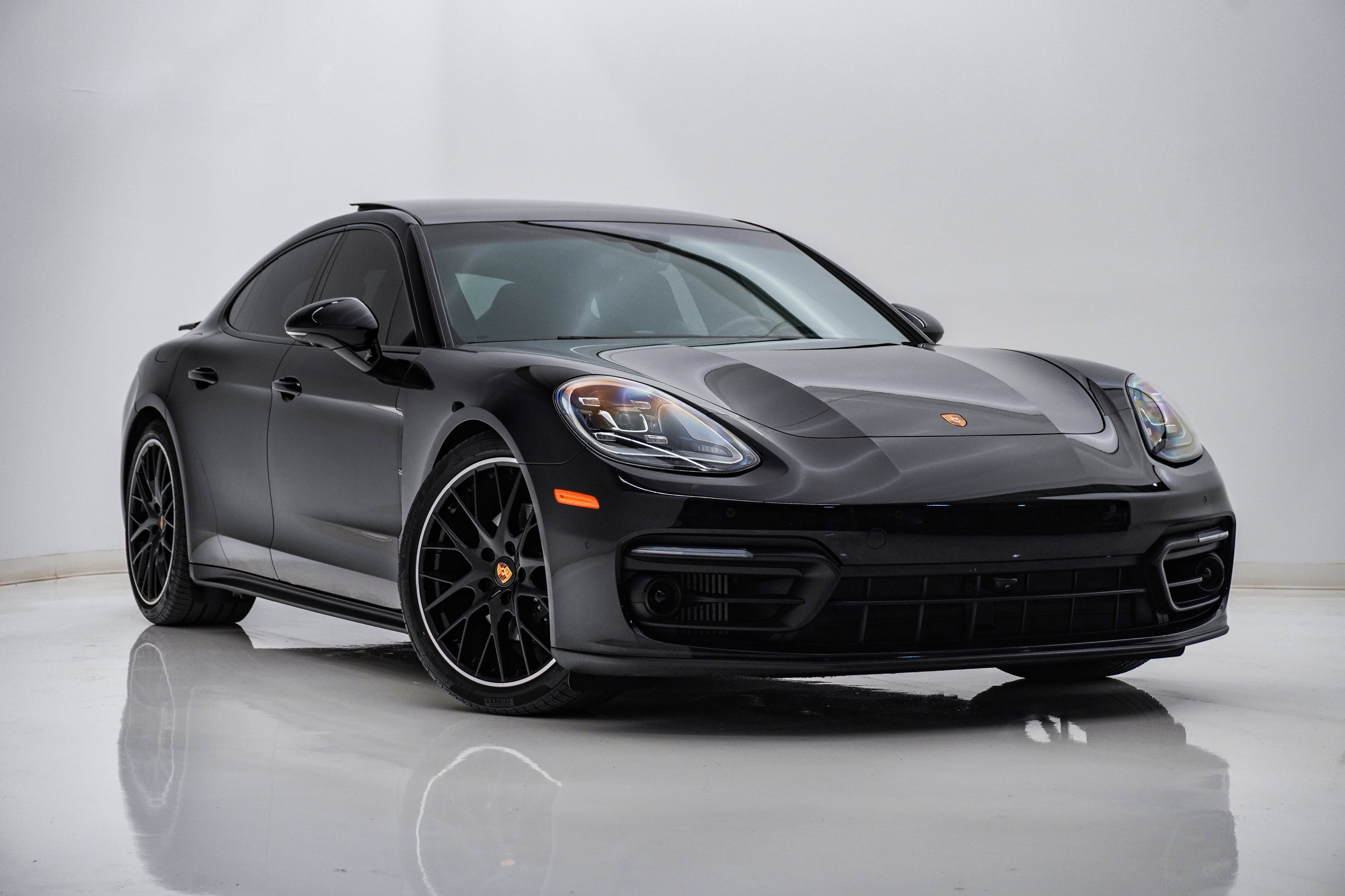 Certified 2023 Porsche Panamera image 8