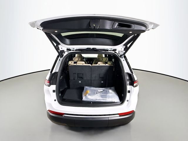 New 2025 Jeep Grand Cherokee L Limited w/ Luxury Tech Group II image 26