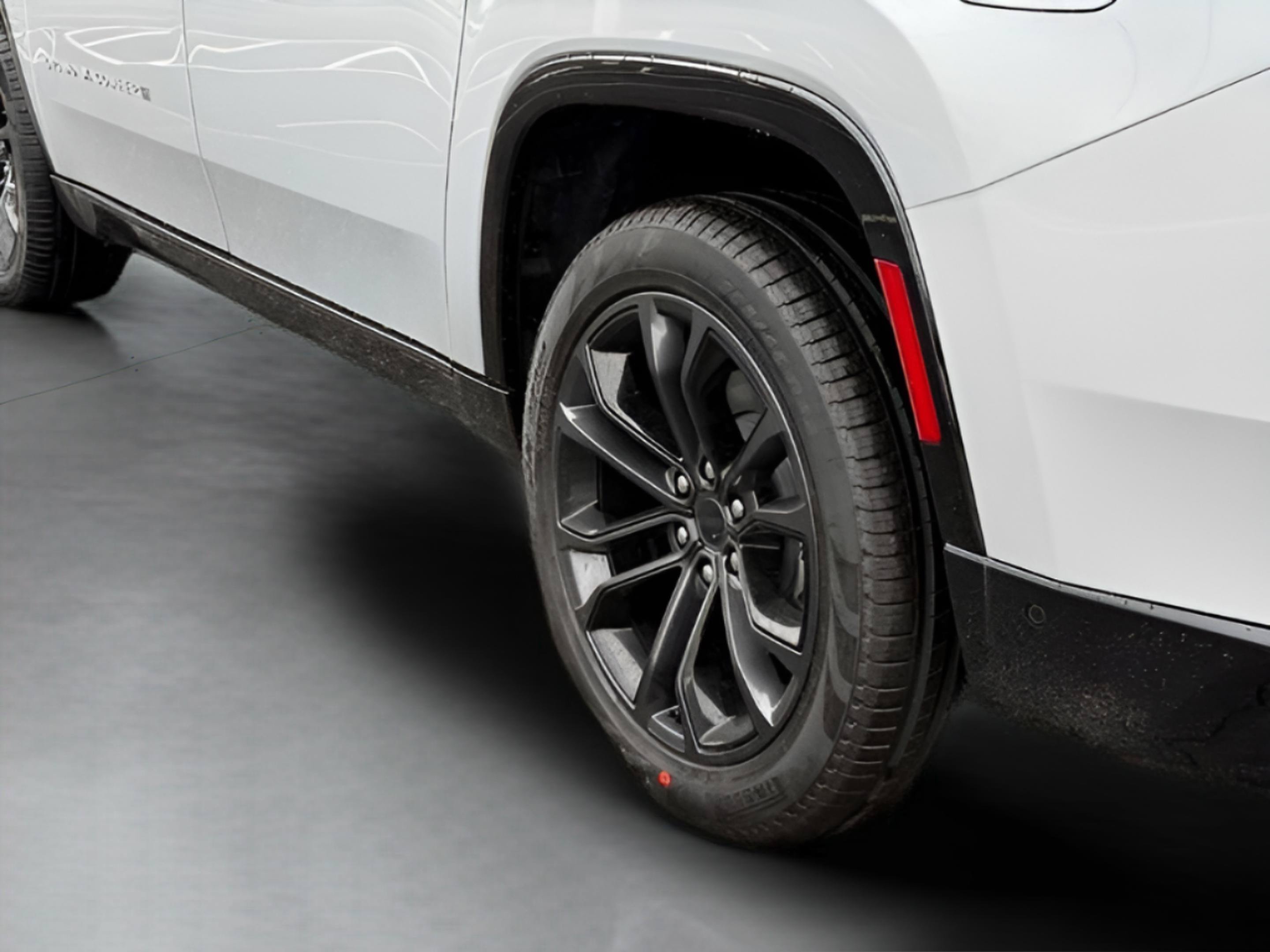 New 2026 Jeep Grand Wagoneer L Summit AWD/4WD image 34