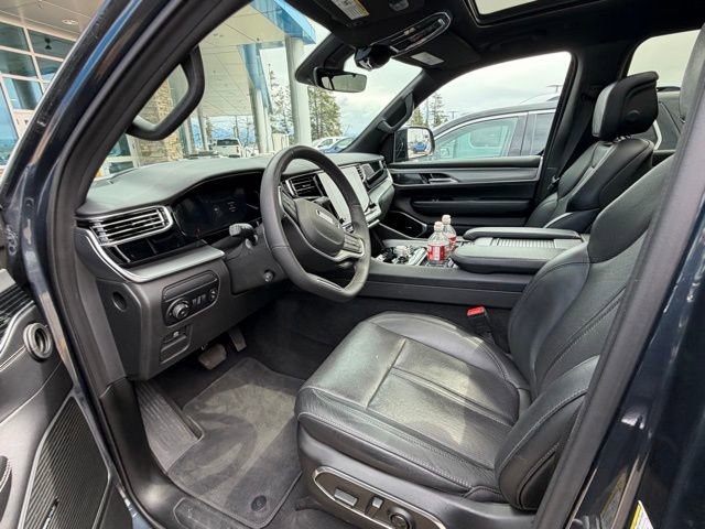 Used 2023 Jeep Wagoneer Series II w/ Convenience Group I AWD/4WD image 8