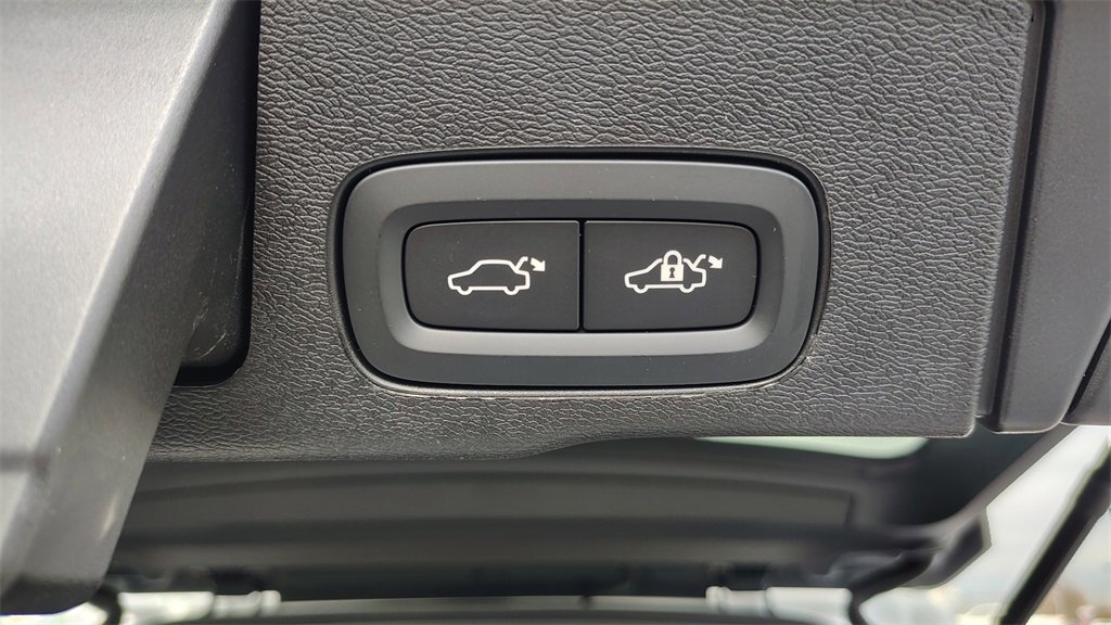 New 2026 Volvo XC60 B5 Plus w/ Climate Package image 30