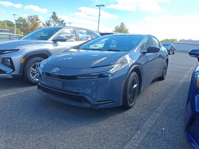 Used 2025 Toyota Prius LE