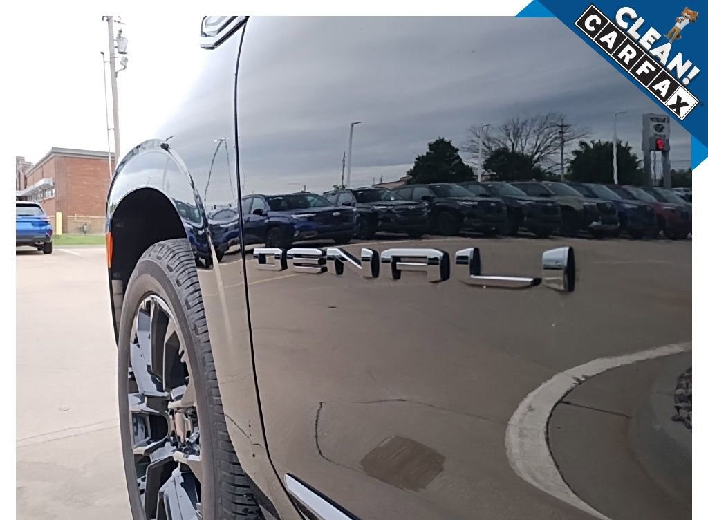 Used 2023 GMC Yukon XL Denali AWD/4WD image 15