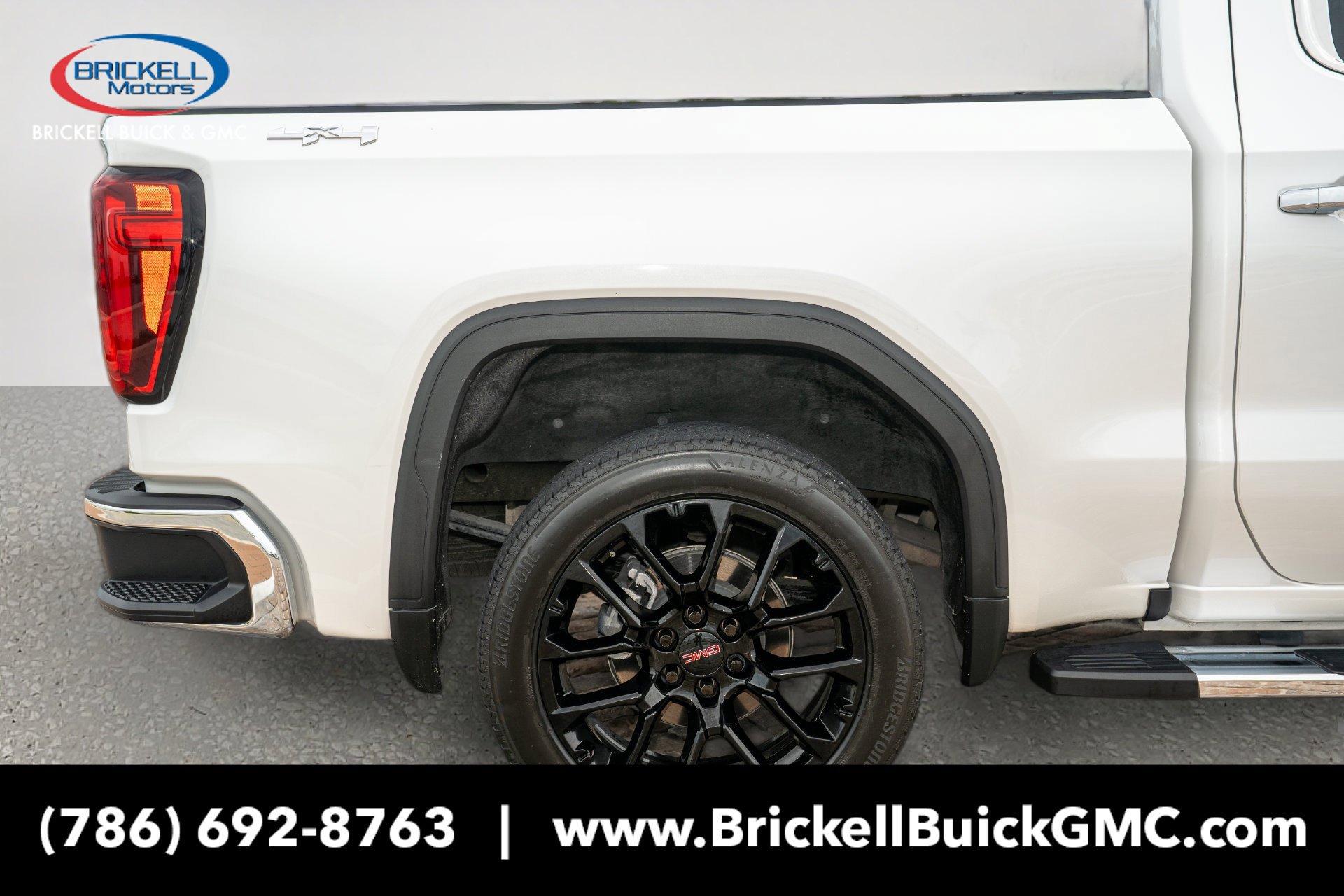 Used 2025 GMC Sierra 1500 SLT w/ SLT Premium Plus Package AWD/4WD image 40