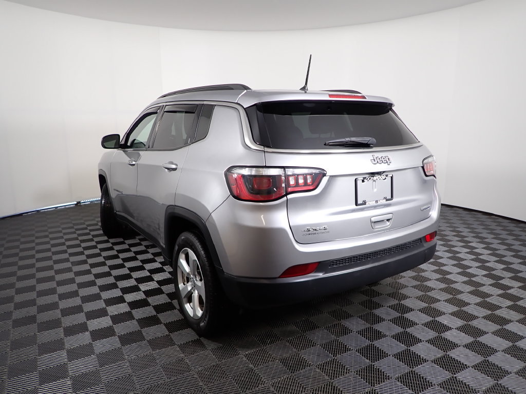 Used 2018 Jeep Compass Latitude w/ Cold Weather Group AWD/4WD image 12