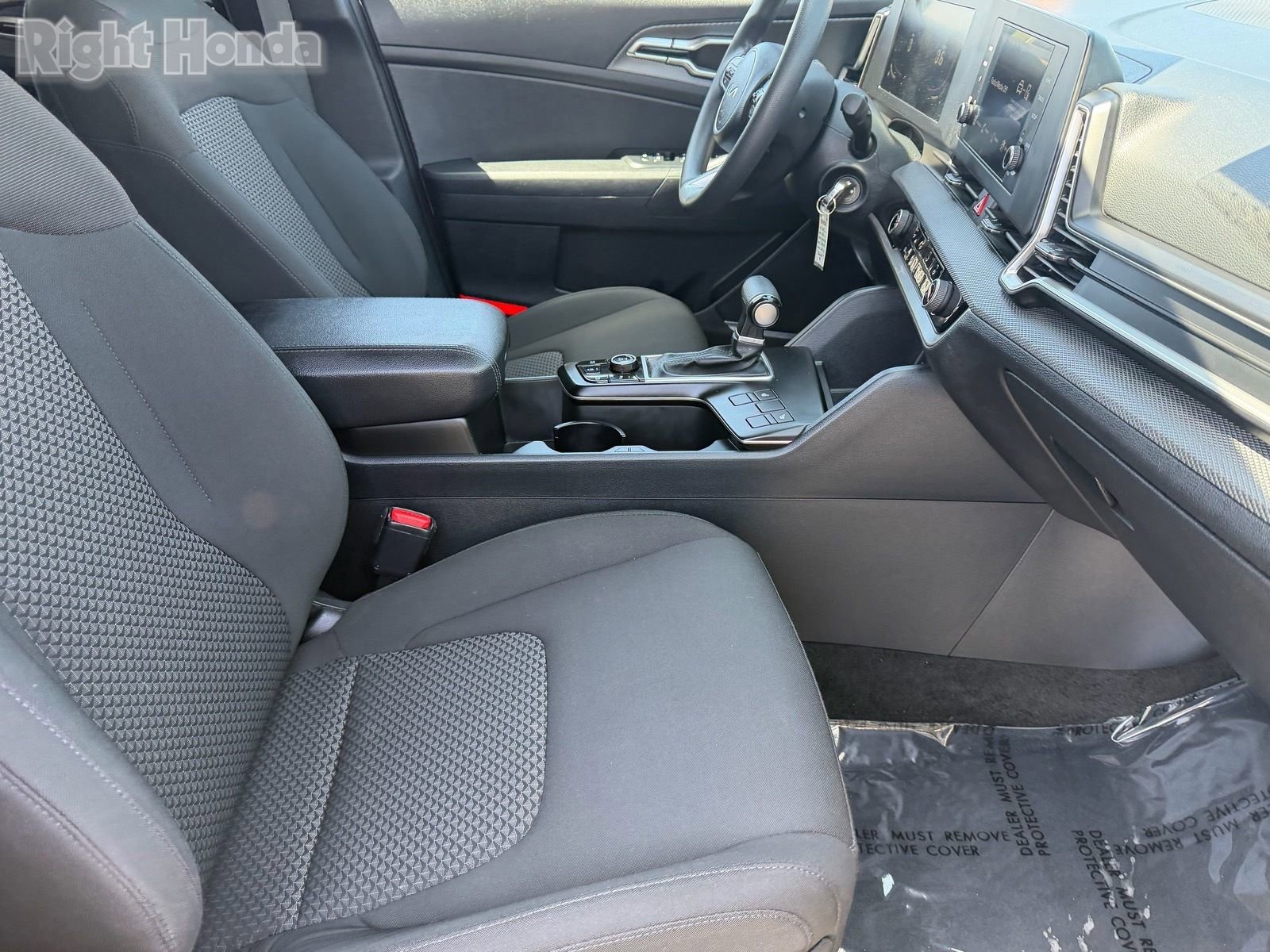 Used 2024 Kia Sportage LX AWD/4WD image 13