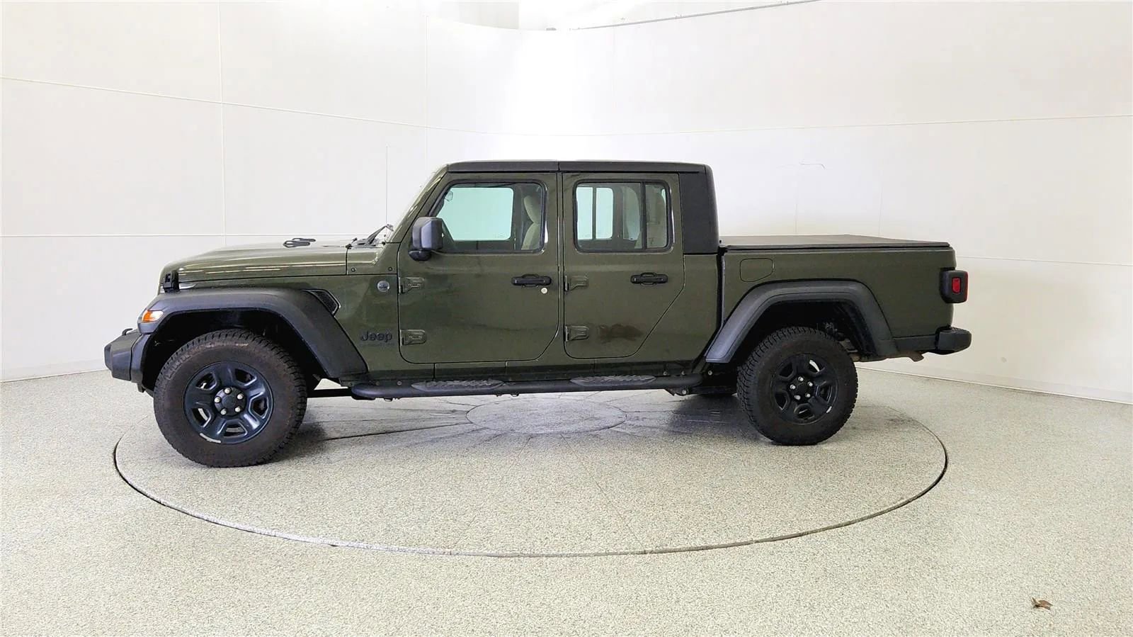 Used 2022 Jeep Gladiator Sport w/ Trailer Tow Package AWD/4WD image 4