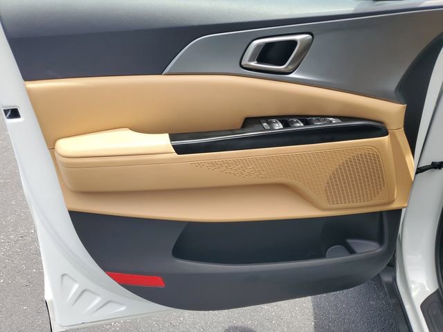 Used 2023 Kia Carnival LX FWD image 21