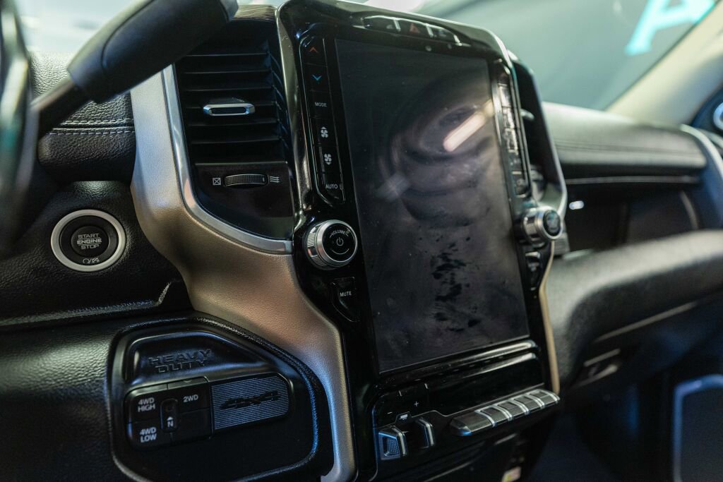 Used 2020 RAM 3500 Laramie image 13