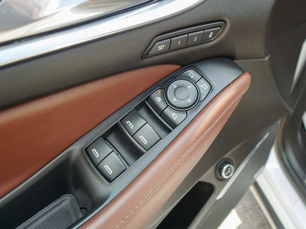 Used 2021 Buick Enclave Avenir w/ Avenir Technology Package image 17