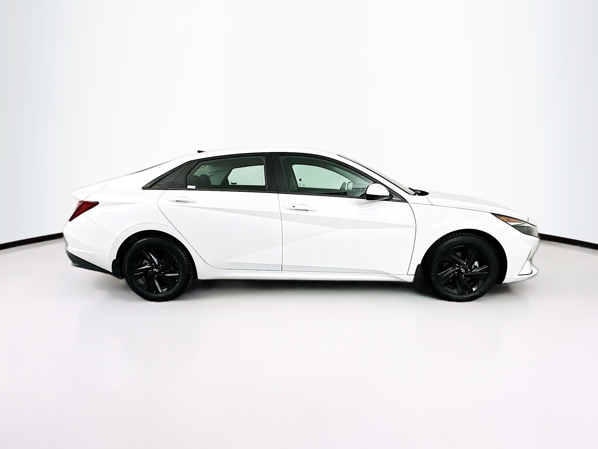 Used 2022 Hyundai Elantra SEL w/ Cargo Package image 10