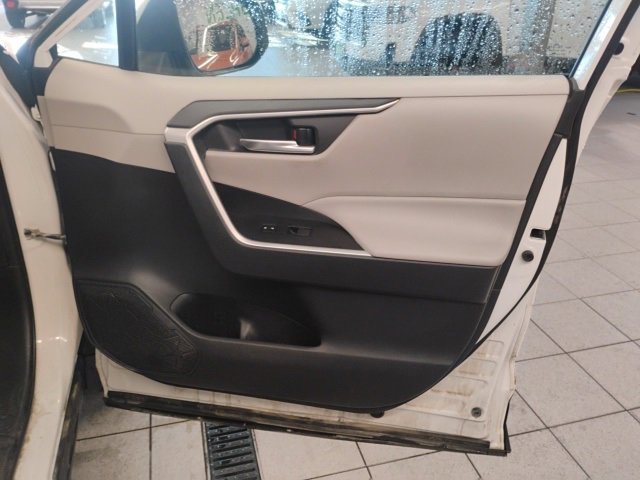 Used 2019 Toyota RAV4 XLE image 17