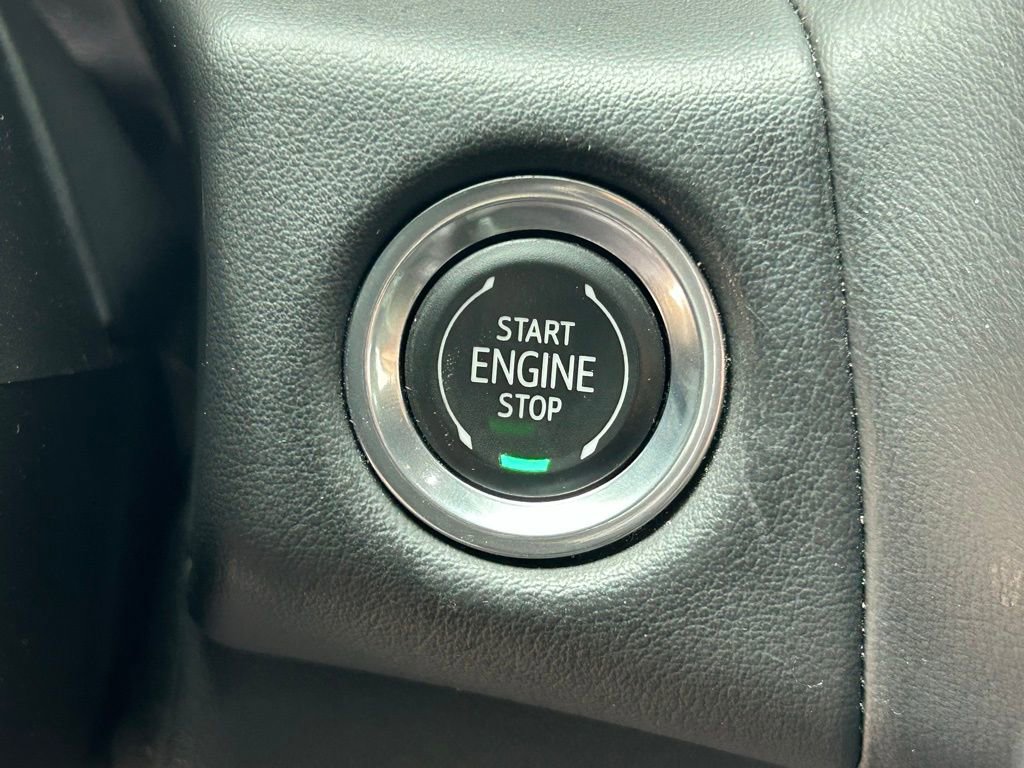 Used 2021 Chevrolet Suburban High Country RWD image 26