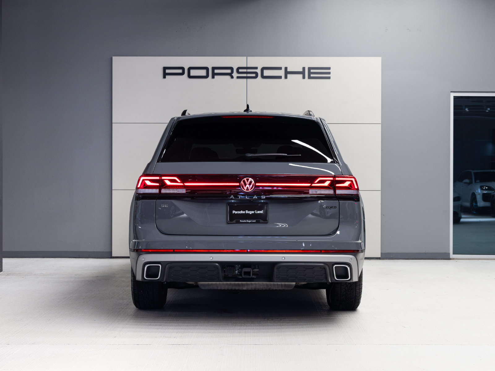 Used 2025 Volkswagen Atlas Peak Edition SE AWD/4WD image 6