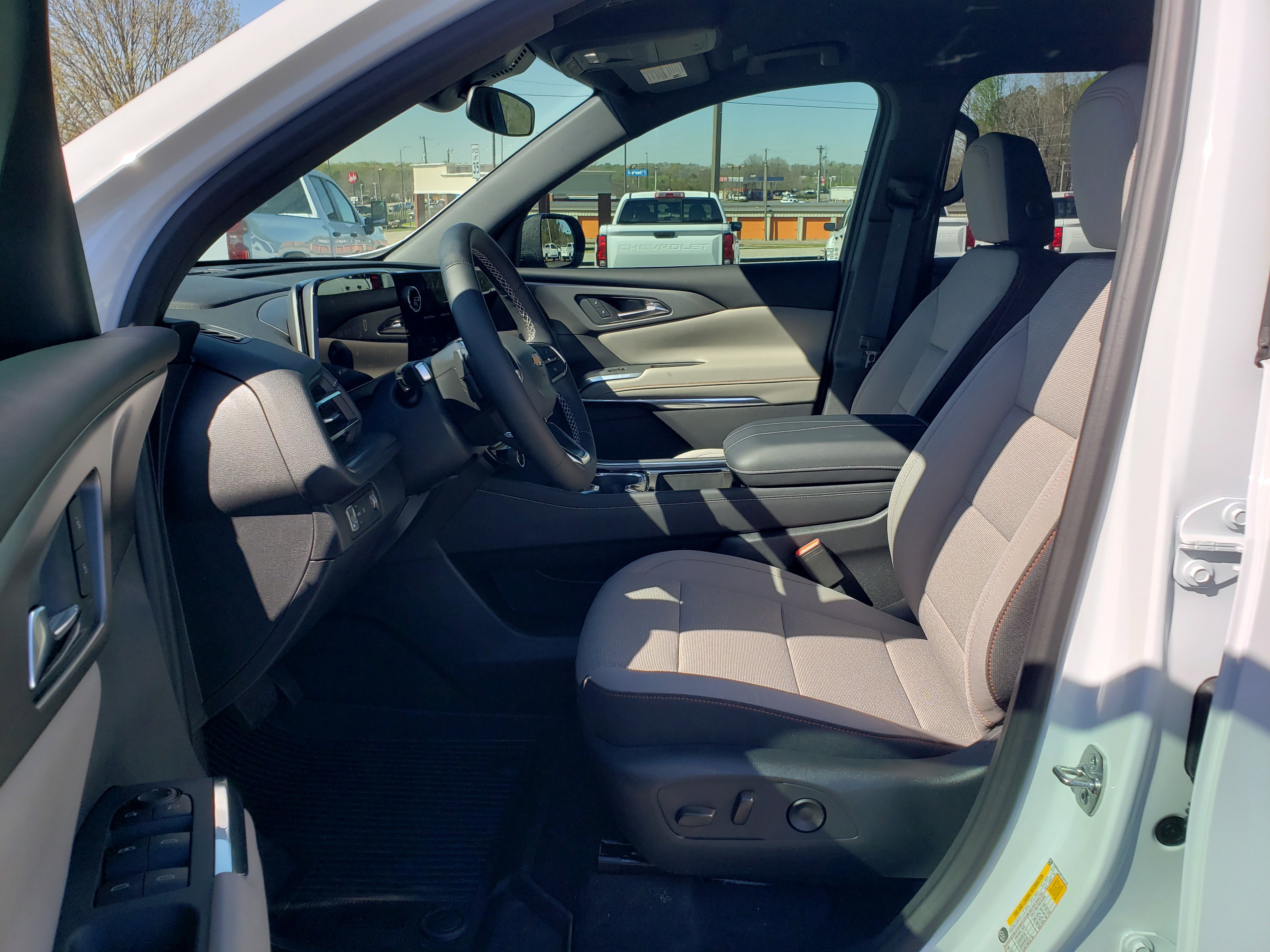 New 2026 Chevrolet Traverse LT w/ LPO, Floor Liner Package image 31