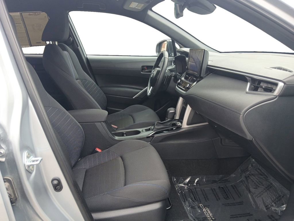 Used 2024 Toyota Corolla Cross AWD Hybrid image 15