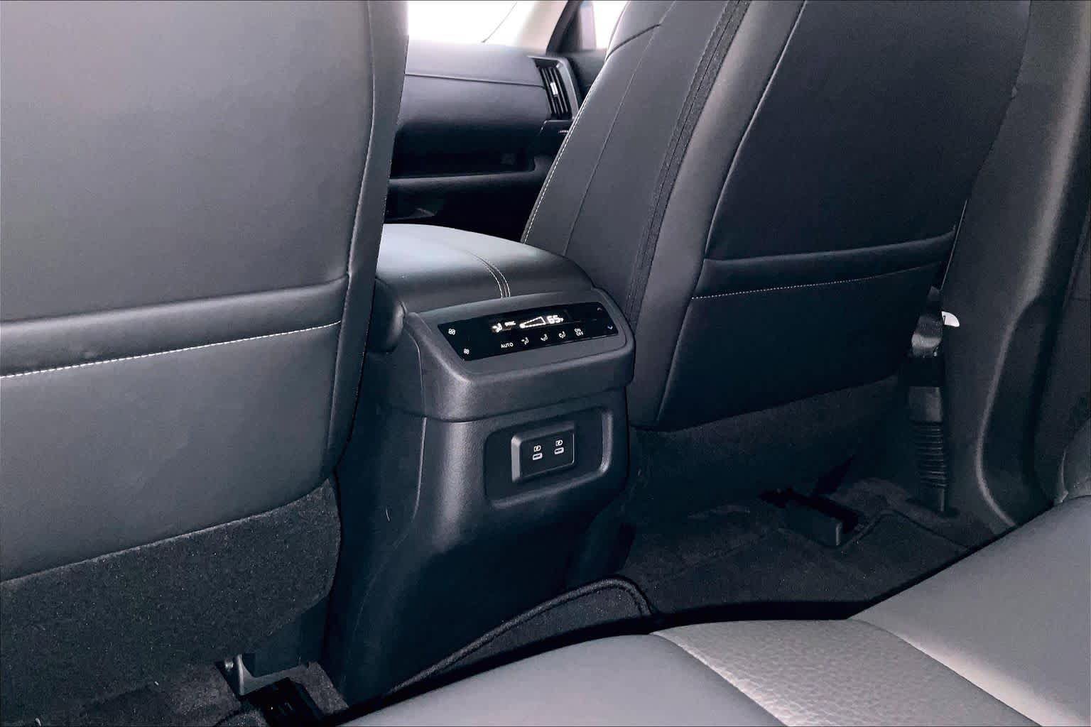 New 2026 Nissan Pathfinder SL FWD image 19