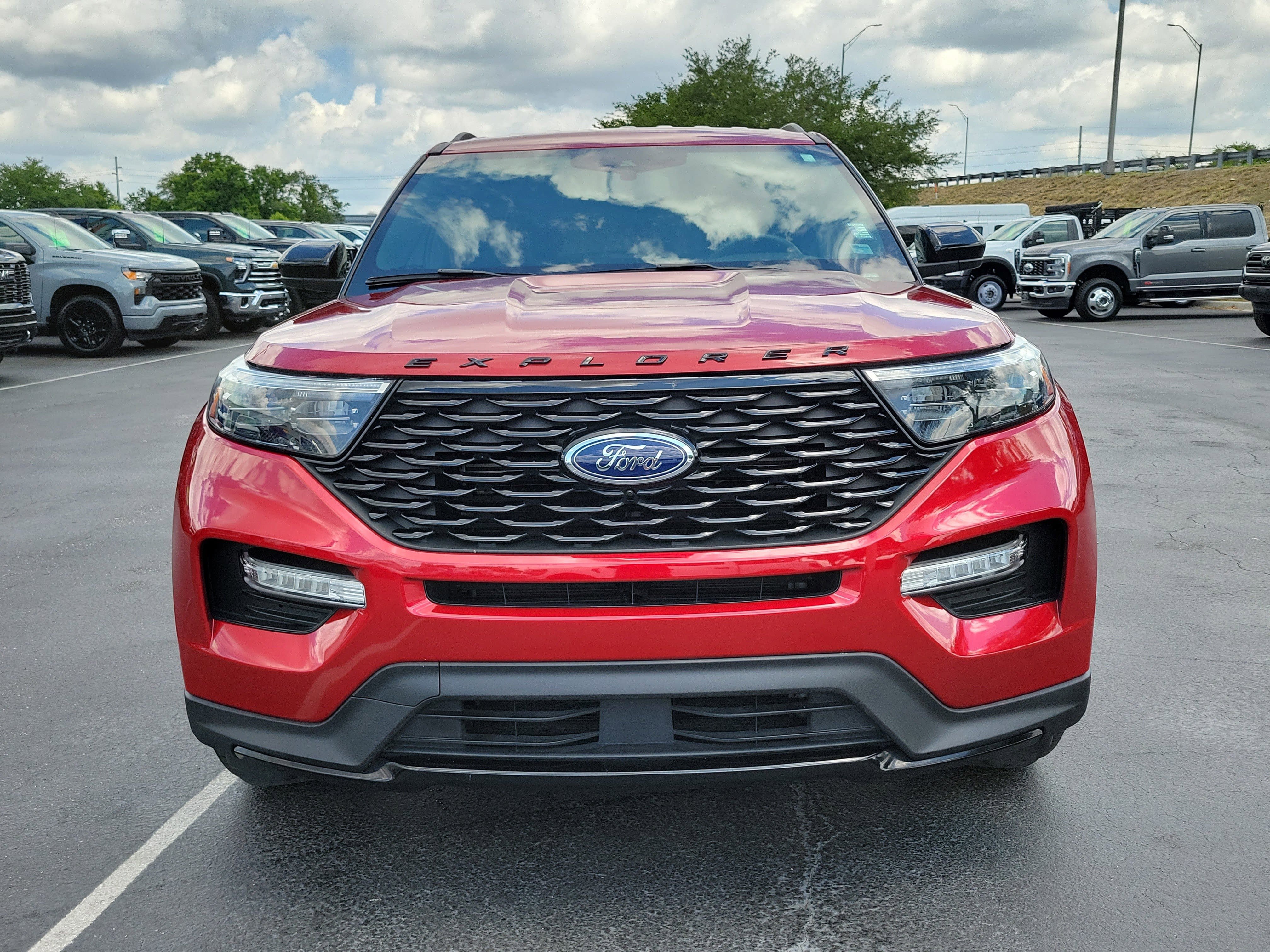 Certified 2024 Ford Explorer ST-Line w/ Class IV Trailer Tow Package RWD image 2