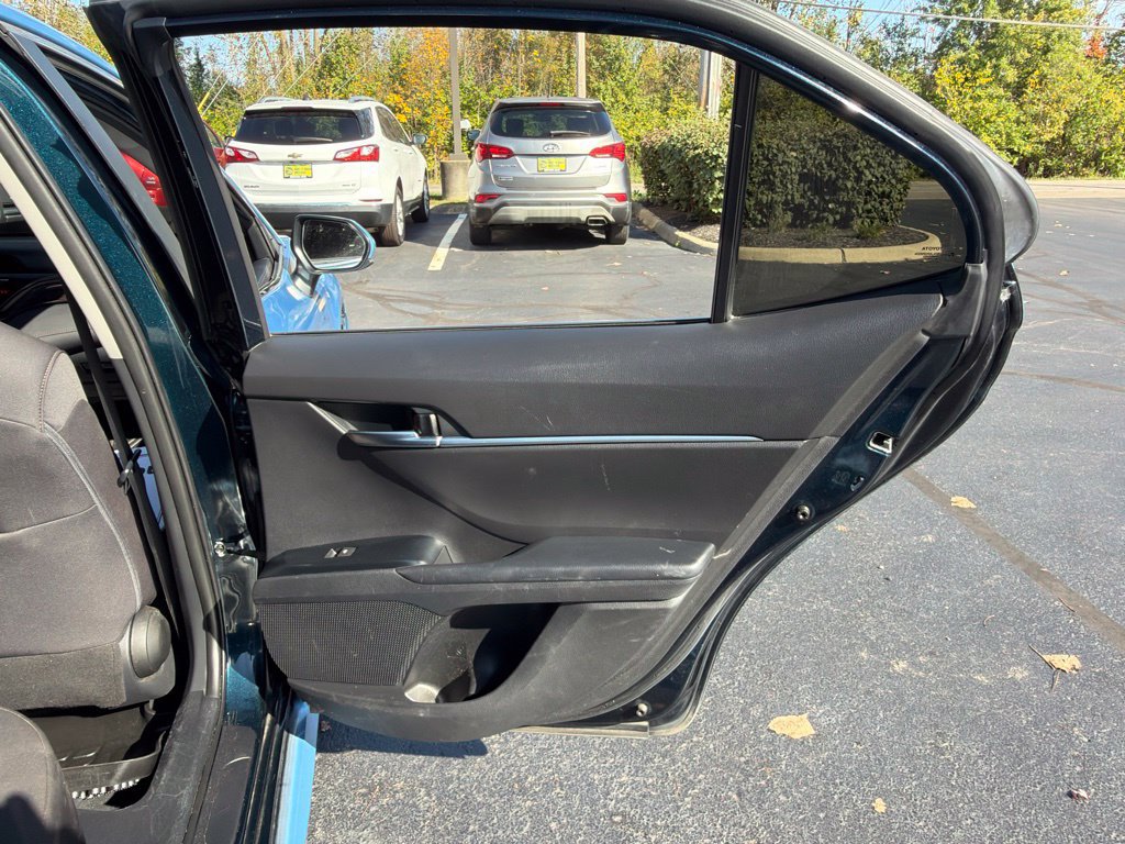 Used 2020 Toyota Camry LE FWD image 31