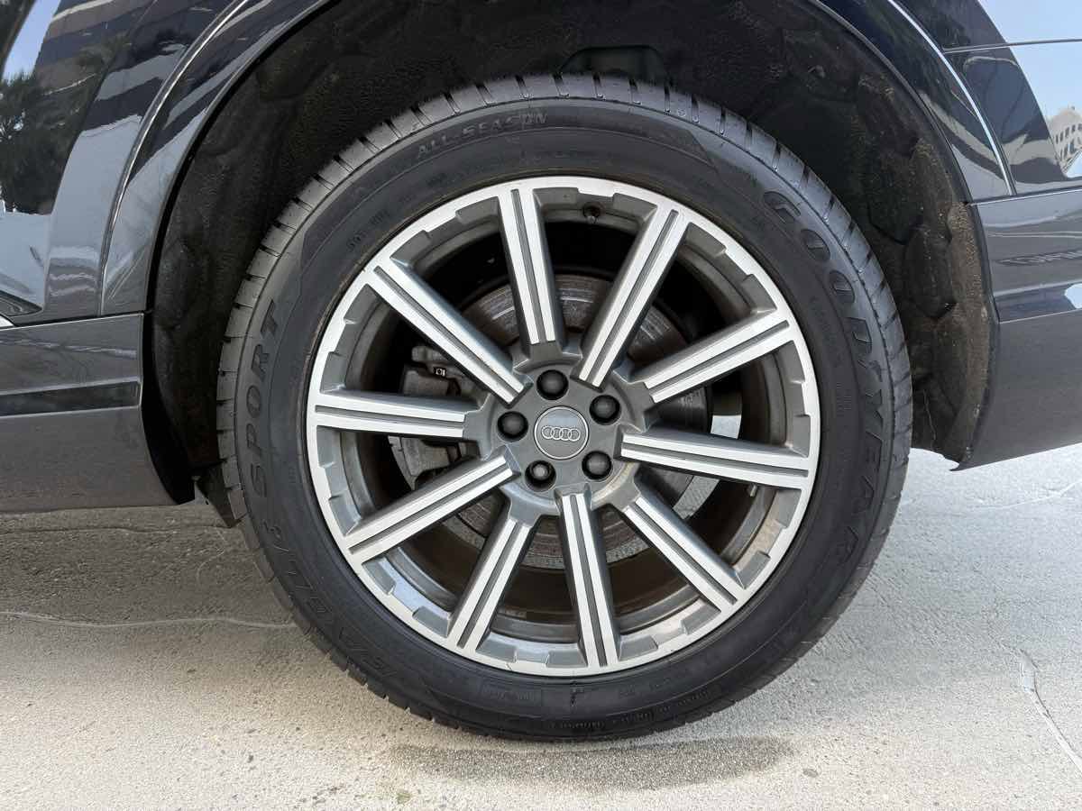 Used 2017 Audi Q7 3.0T Premium Plus AWD/4WD image 12