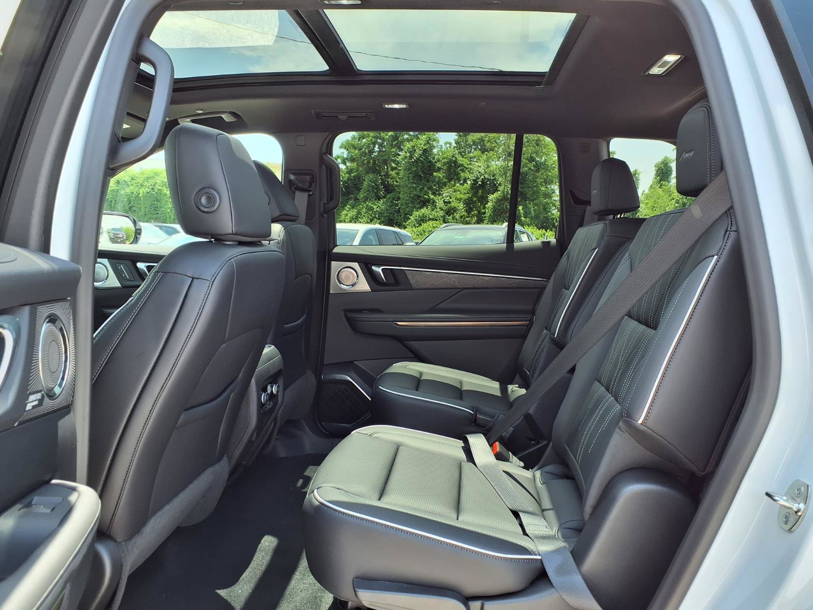 New 2026 Buick Enclave Avenir w/ Super Cruise Package AWD/4WD image 15