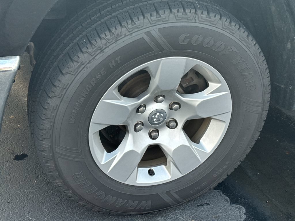 Used 2019 RAM 1500 Big Horn AWD/4WD image 9