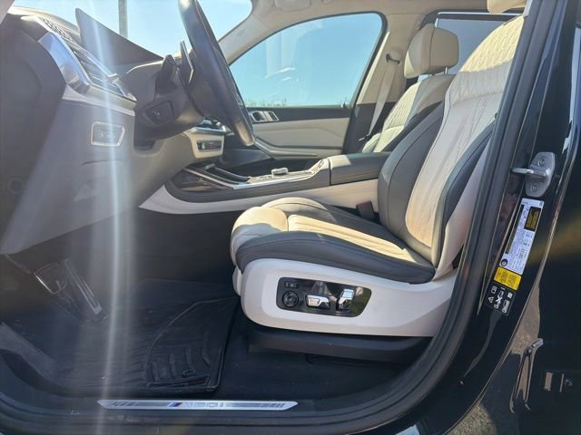 Used 2024 BMW X7 M60i w/ Executive Package AWD/4WD image 11