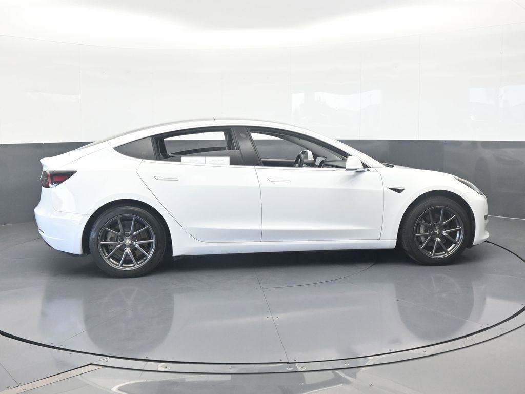 Used 2019 Tesla Model 3 Standard Range Plus image 7
