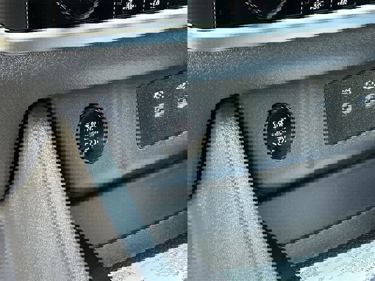 New 2026 Nissan Rogue SV image 29