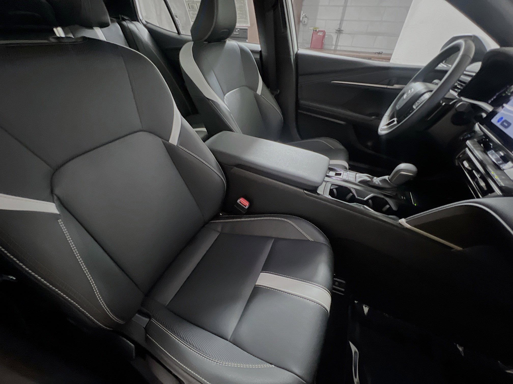 Used 2026 Toyota Camry SE w/ Multimedia Upgrade Package FWD image 31