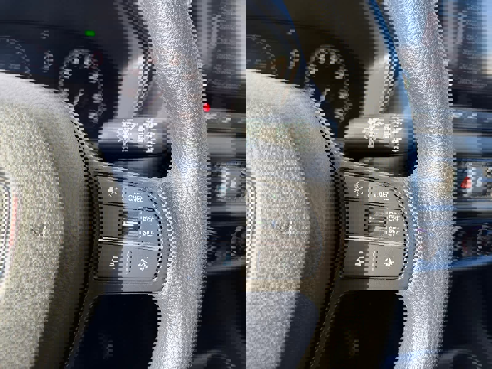 Used 2023 Honda HR-V LX image 13