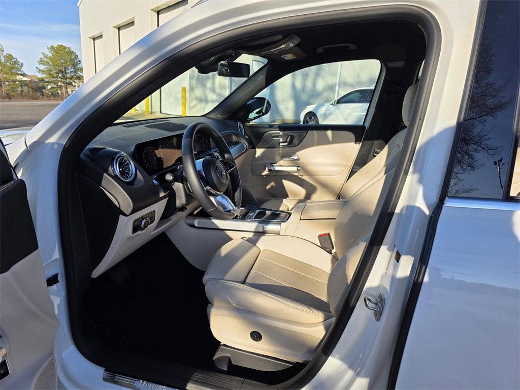 Certified 2025 Mercedes-Benz GLB 250 image 23