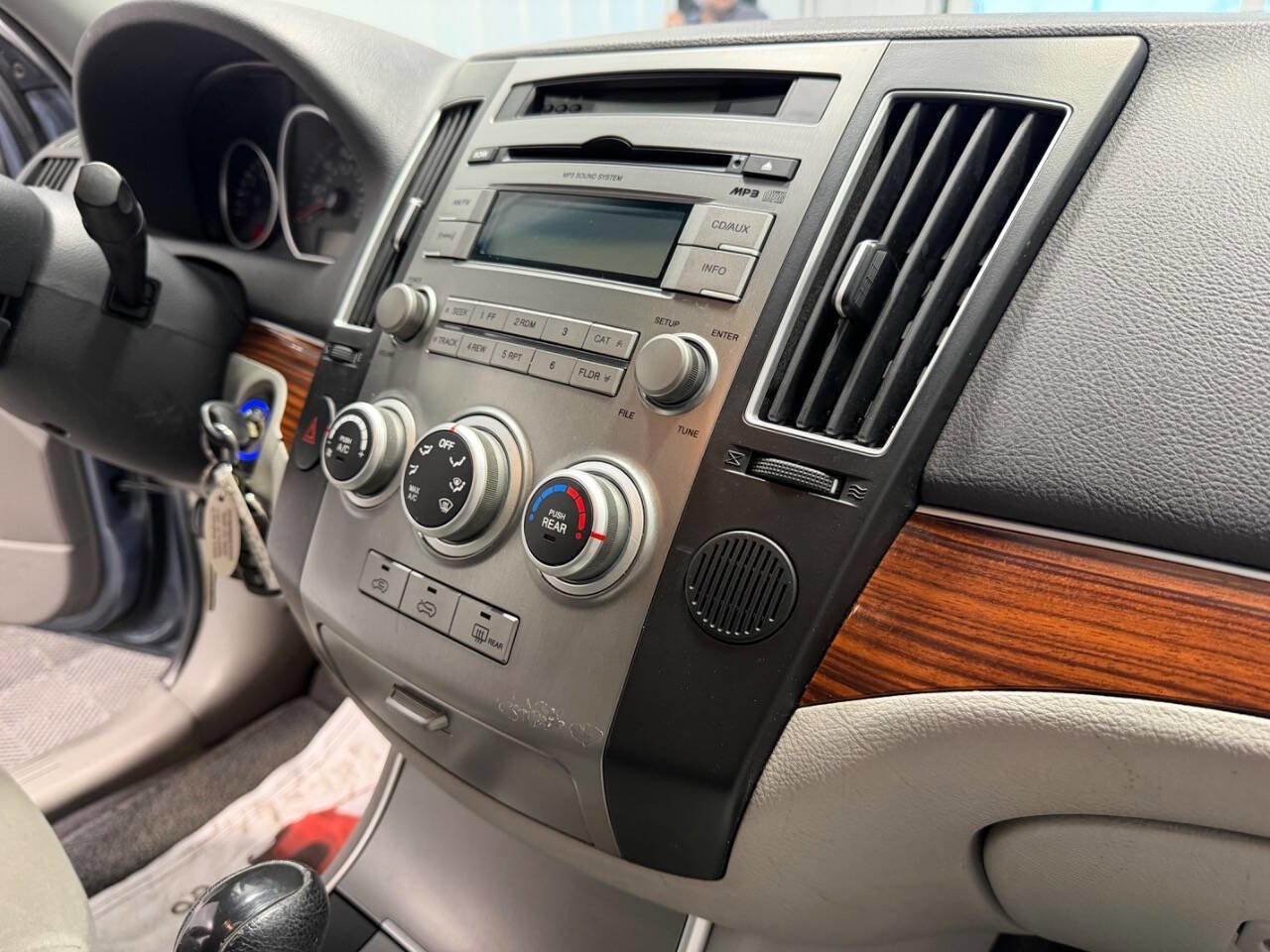 Used 2010 Hyundai Veracruz GLS image 18