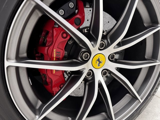 Used 2020 Ferrari 812 Superfast image 41