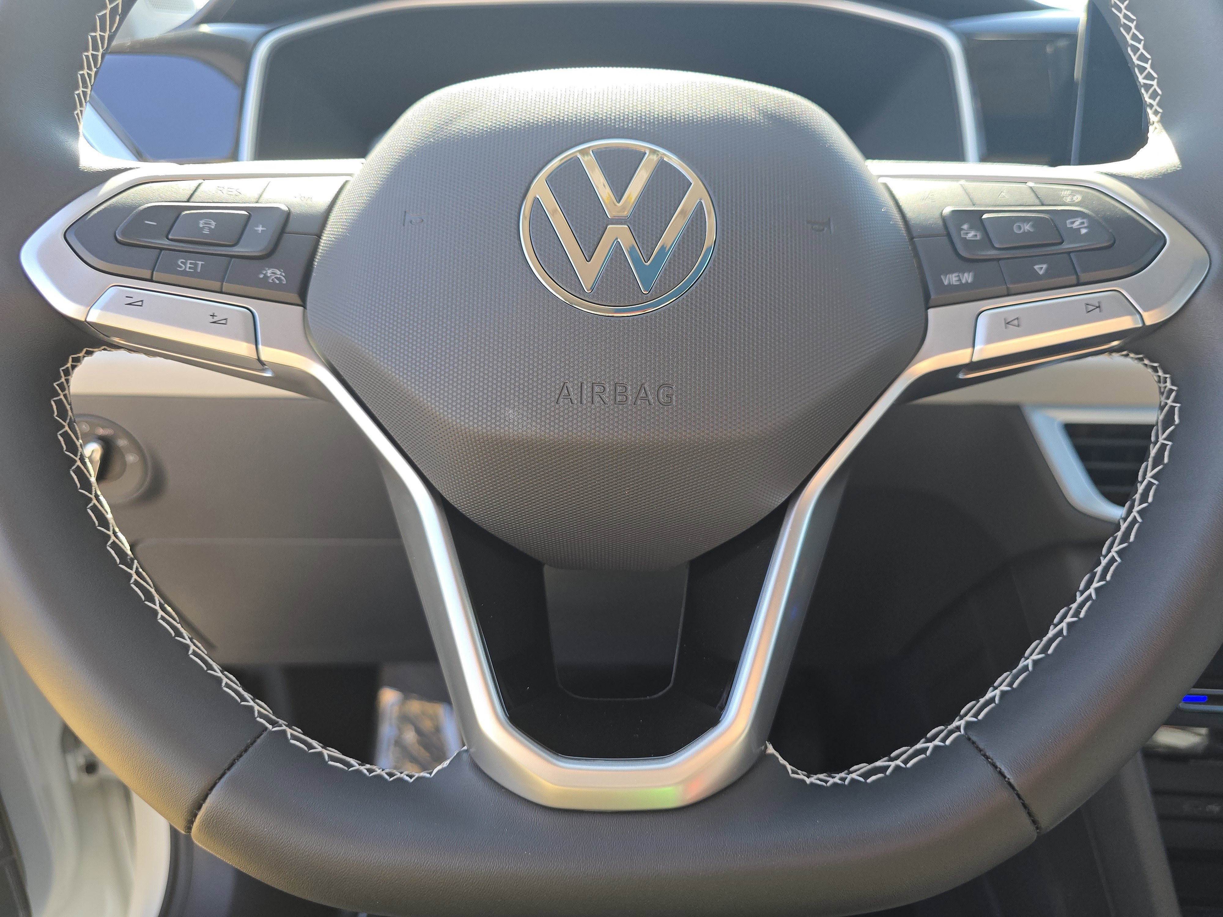 New 2025 Volkswagen Taos SE image 20