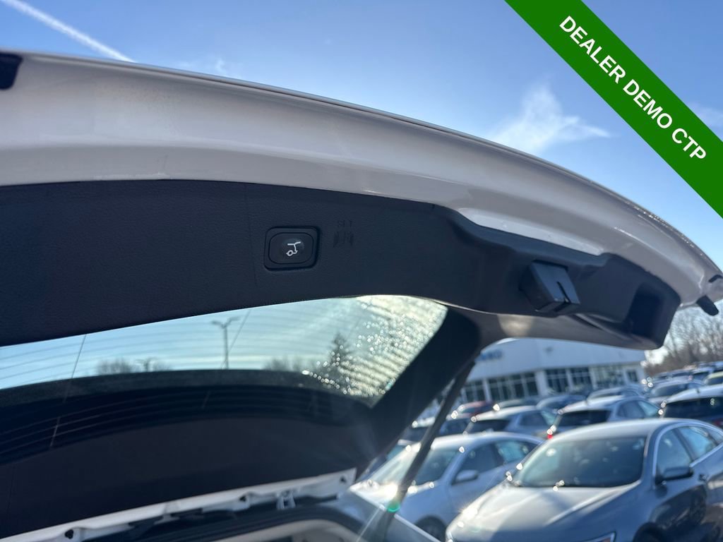 Used 2024 Ford Edge SEL w/ Convenience Package image 11