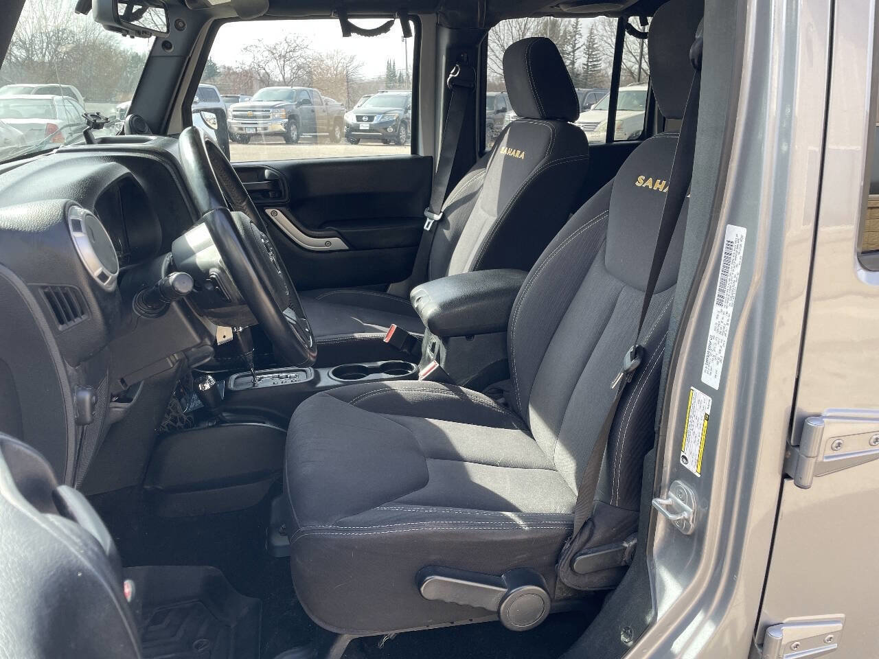 Used 2013 Jeep Wrangler Unlimited Sahara image 12